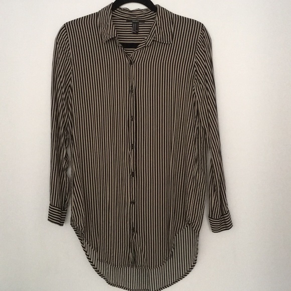 Forever 21 Tops - Forever 21 button up black and beige striped top